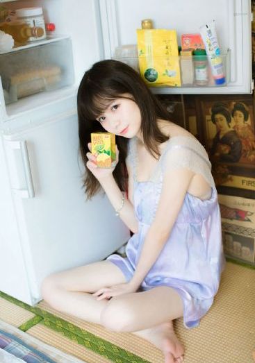 欧美风衣街拍男图片_在线电影观看