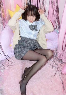 欧美名媛小香风连衣裙_BD英语免费在线观看