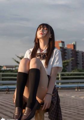 黑白高冷欧美头像_HD高清免费观看